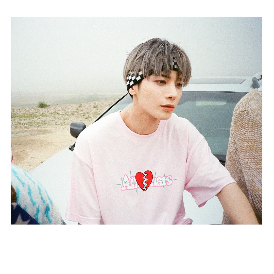 бомгю loser lover txt. тэхен тхт loser lover. лосер ловер тхт. Lo$er lover tomorrow x together. бомгю лузер ловер.