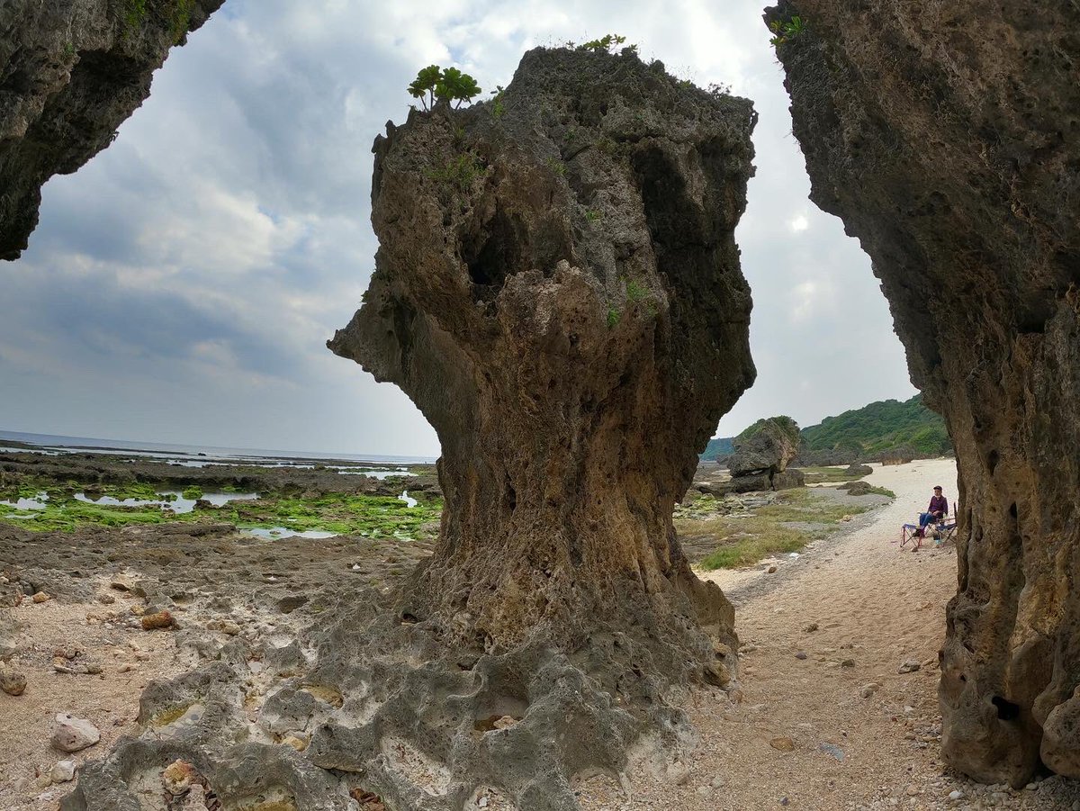 okinawanderer's tweet photo. Wandering Okinawa @old Gushichan village in Yaese town!
#okinawa #yaese #gushichan #coast #hananda #natural #bridge #beach https://t.co/Sydu71tRoN