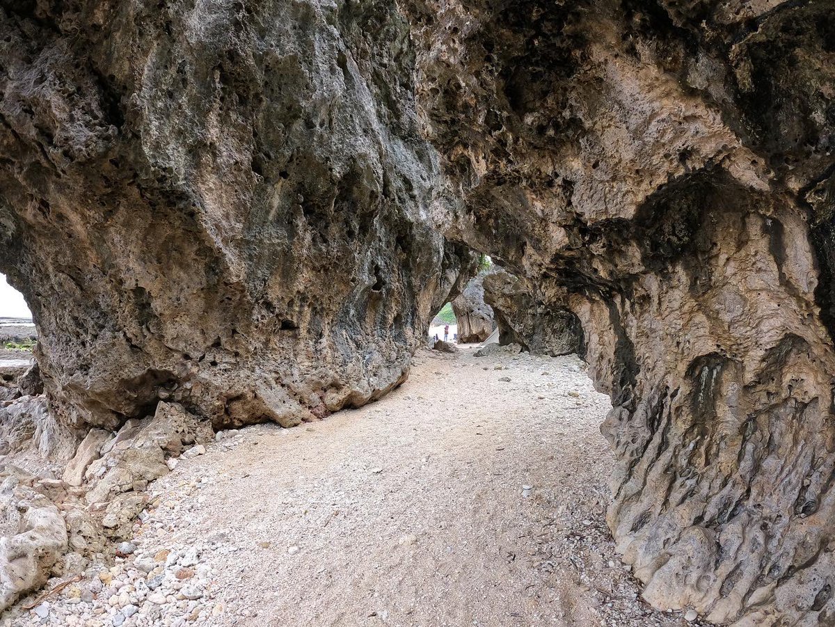 okinawanderer's tweet photo. Wandering Okinawa @old Gushichan village in Yaese town!
#okinawa #yaese #gushichan #coast #hananda #natural #bridge #beach https://t.co/Sydu71tRoN