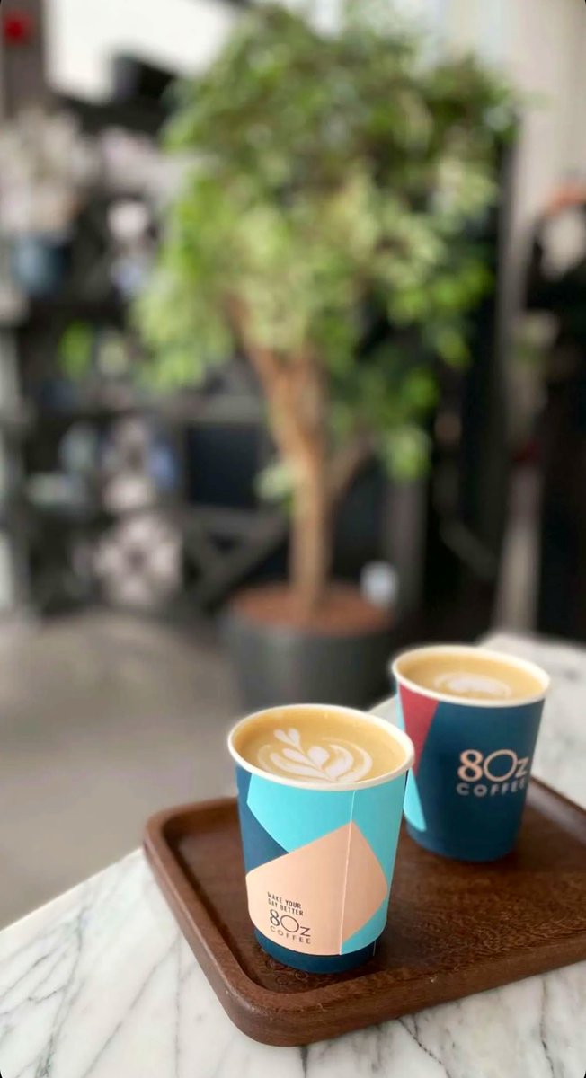 البعض تعيش معه عمر لا تذكر منه لحظة … والبعض الآخر تعيش معه لحظة تتذكرها طول العمر ، لأن الذي يحتل القلوب هي المواقف وليس الزمان