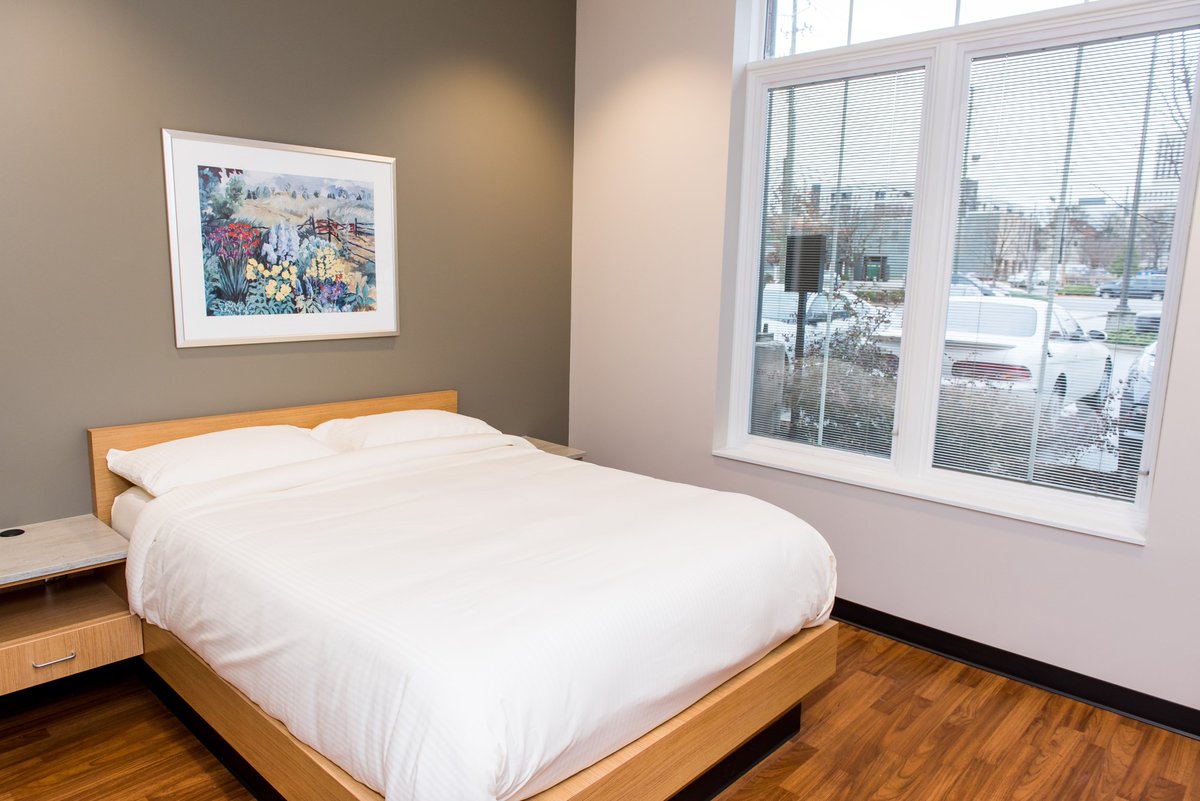 RMHCAlabama's tweet photo. 🛏️What’s so special about a room?! It's where guest families find sleep and respite after a long day at the hospital, and so much more.
Help us keep our guest rooms fresh & inviting - Adopt a Room today! Learn more: https://t.co/yVWeoCJMlJ
#KeepingFamiliesClose #AdoptARoom https://t.co/2x1OV5Fxym