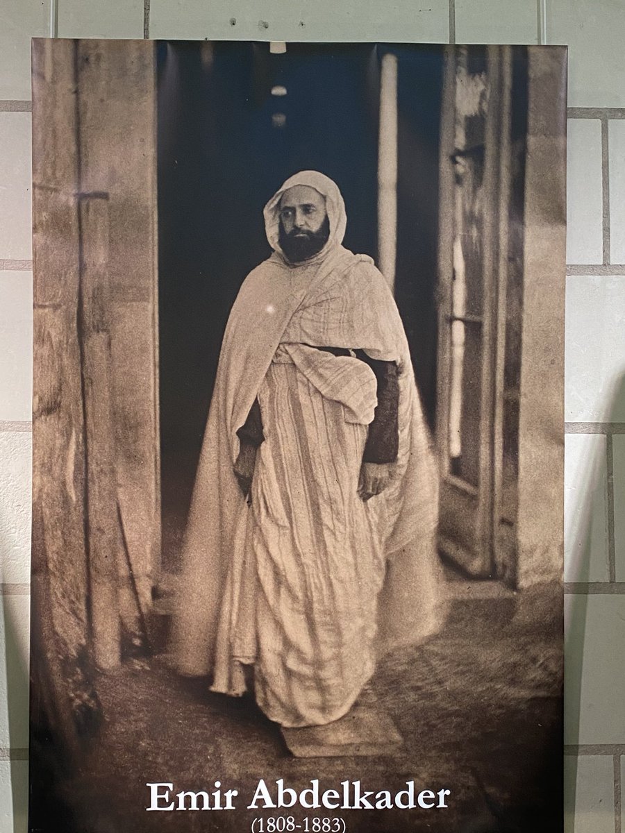 Indigné et consterné à la suite du vandalisme de la statue de l’Emir Abdelkader à Amboise.  Homme de tolérance, de paix et de dialogue. Son message d’apaisement et de réconciliation résonne d’autant plus fortement aujourd’hui.  Défendons sa mémoire et ses valeurs.