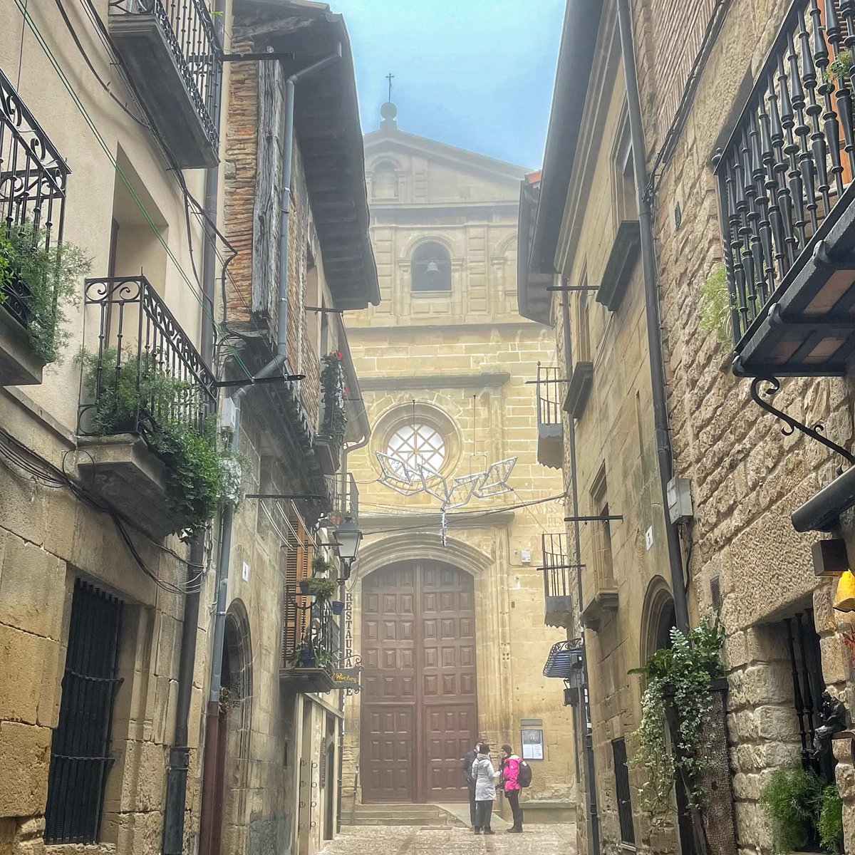 InviernoPlaya's tweet photo. Esta etapa #euskotbasqueroute nos lleva a descubrir lugares singulares desde Laguardia a Peñacerrada. Las entrañas de la villa medieval, una biblia en 3D, bodegas con carácter propio o una ermita excavada. ¿Te vienes?
https://t.co/nVB57sJQjr
#desviosobligatorios #thebasqueroute https://t.co/io6lyRkWpd