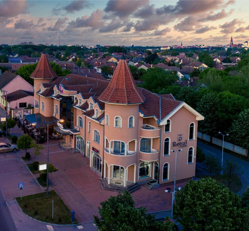 InfoDestination's tweet photo. Garni Hotel Royal Crown - Subotica😀
https://t.co/1O6g47O2LQ👍
*
#subotica #serbia #mp_serbia #europe #earthofficial #visitserbia #mp_traveldestination #passionpassport #heatercentral #instagram #instagood #travelawesome #travel #wanderlust #beautifuldestinations #stayandwander✴️ https://t.co/Nj7iIAdvyO