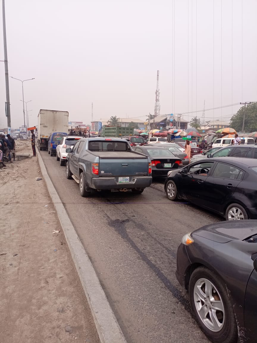 trafficbutter's tweet photo. VIA @followlastma: [12:20PM] #LekkiEpeExp#TrafficUpdateTraffic inw VGC is on the high side and slow due to the construction going on at VGC inw Chevron.Traffic backlog at Abraham Adesanya and spilling.Gallant Men strategically positioned. @trafficbutter https://t.co/SAP0PTHbZr