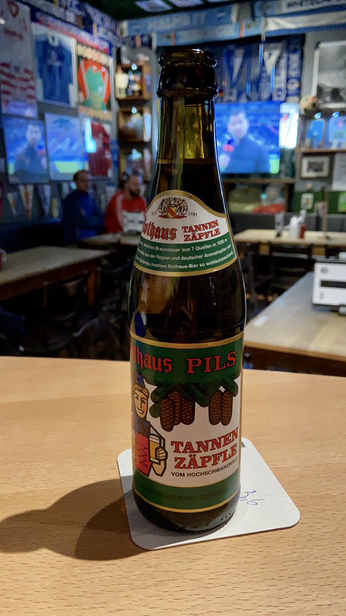 WildparkPodcast's tweet photo. Servus aus dem @StadionMuenchen an der Schleißheimer Straße! 🍺
FORZA KARLSRUH! 💙
#KSCmeineHeimat #KSCSVW https://t.co/weSInqPfba