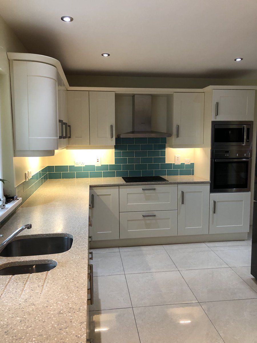 Eglantine Hand Painted Kitchens tweet media