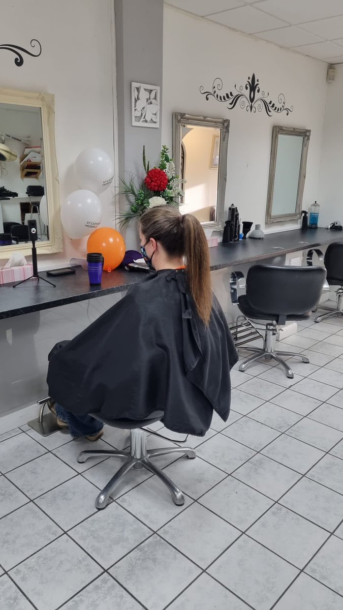 Tweeklet's tweet image. All done! #headshave @StCHospice 
Huge thanks to Joyce from #AnjelsHairAndBeauty who came in especially to do this

justgiving.com/fundraising/Ca…

Please share #RT and help me get that last little bit