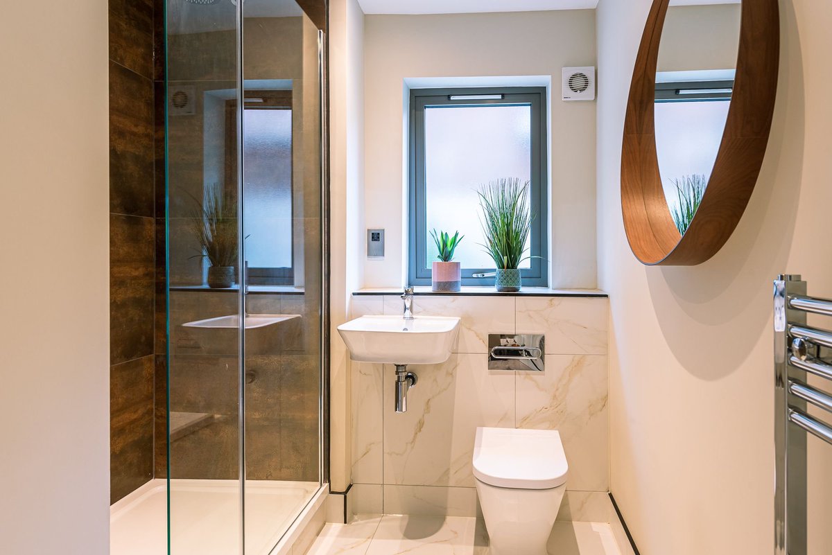 We can’t promise sunshine, but we can promise a peaceful stay at Bootham Row Hideaway–a bohemian styled studio apartment with outdoor space. This hidden gem is tucked away just off #Bootham; home to independent bakeries, coffee shops &amp; a charming bookstore bit.ly/3gEXNIh