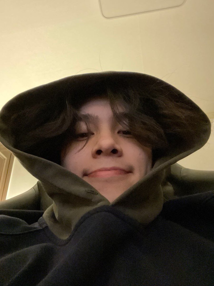 hendythinks's tweet image. 🖤🖤🖤