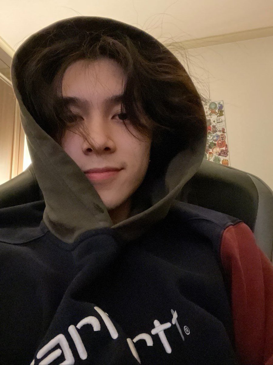 hendythinks's tweet image. 🖤🖤🖤