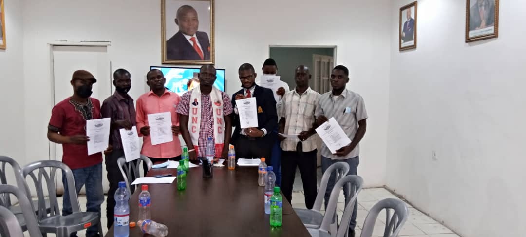 mulungubidaniel's tweet photo. *COMPTE RENDU DE LA RÉUNION DE LA COORDINATION ZONE sud Est* 
Un seul point : adhésion de nouveau menbres à la fédération nationale des jeunes UNC  le camarade @KamusakyJossar1  à la conquête de la jeunesse de kimbaseke.
@BillyKambale1 @BMubonzi @MbomaGabo . https://t.co/PLs5m4XGXv
