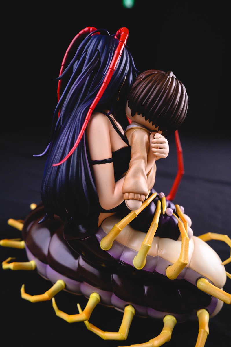 「明日のワンフェス2022冬にて「寝起きムカデちゃん」のフィギュアが発売されるみた」|plan🐻熊野プランのイラスト