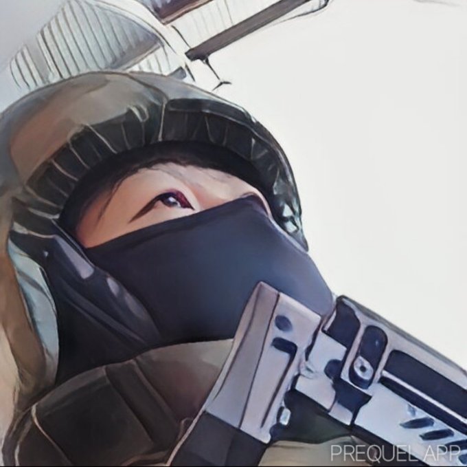 例のイラスト化アプリやってみたらSOBR装備だと顔認識してくれなくて2万時間くらいかかった。 