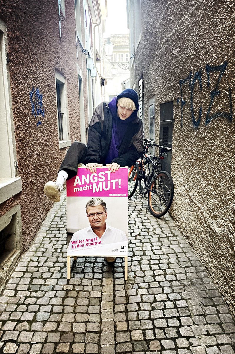 thuritch's tweet photo. Liebe Kinder, begleitet mich durch eine kurze Geschichte namens «Am @walterangst von der @al_zuerich kommst du bei dieser #SRWahl einfach nicht vorbei». 🤣.  #AngstMachtMut #Liste6 https://t.co/WjtIaKsG0E
