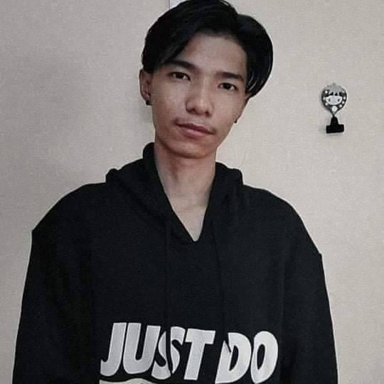 ydkr153's tweet photo. Pyae Sone Moe who was unjustly abducted by military troops on Feb 1 following a car explosion in Yangon, was now in critical condition. His house was sealed off and his brother was also issued a warrant. #2022Feb5Coup #WhatsHappeningInMyanmar https://t.co/lMeIVLnobY