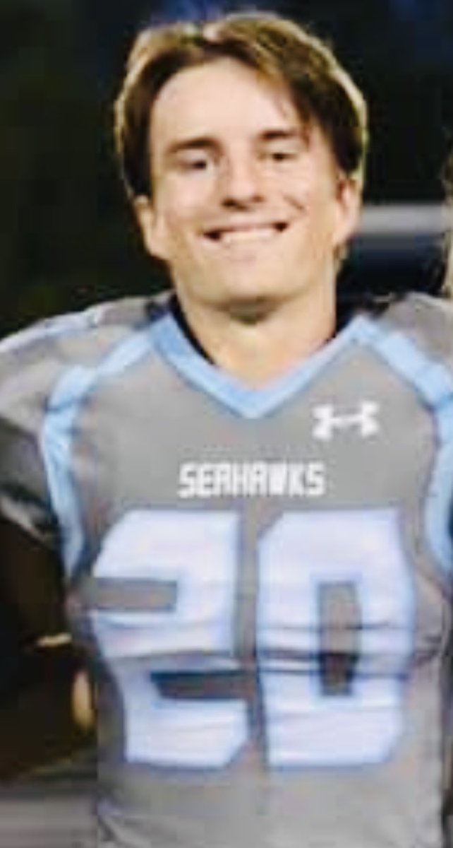 Congrats to our former <a href="/HHIHS_football/">Seahawk Football</a> player @ConnorSchmitz20 for being named a student assistant coach for <a href="/GamecockFB/">South Carolina Football</a>
So proud of this kid and excited for him to learn from incredible men &amp; coaches like <a href="/CoachSBeamer/">Shane Beamer</a> &amp; <a href="/Pete_Lembo/">Pete Lembo</a>
#IslandBoyz 🌴🌴🌴
#Gamecocks