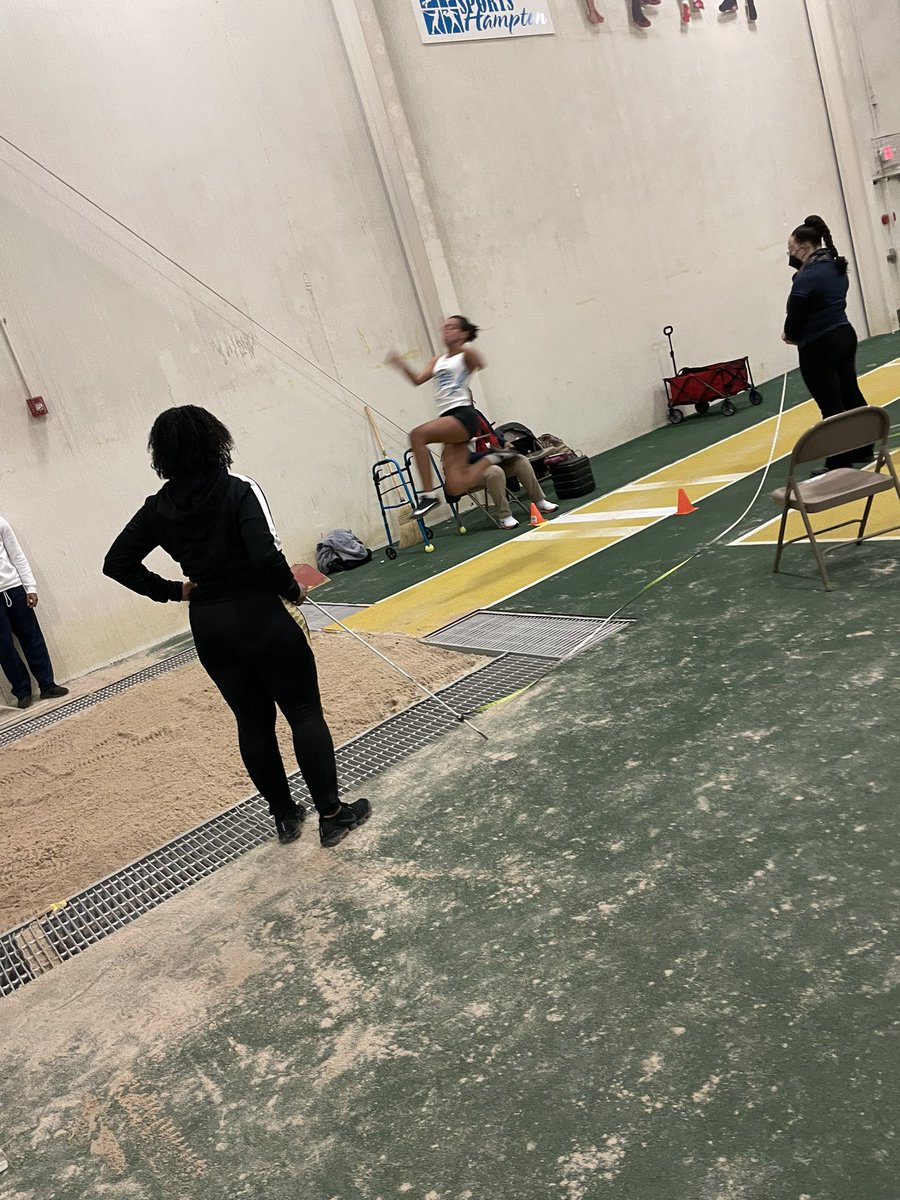 cosby_track's tweet photo. Titans are underway with field events at Boo Williams! #cosbytrack #boowilliams #trackandfield #lastchance 👟 @CosbyAthletics https://t.co/zR3M8Bu7BX