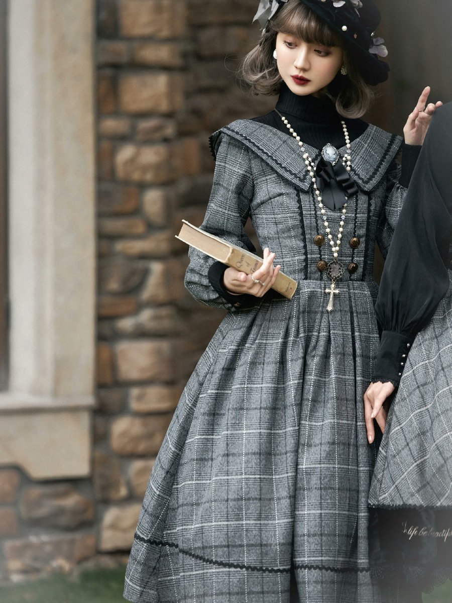 最終　お値下げ　大正ロマン綸子ワンピース 最終 お値下げ 大正ロマン綸子ワンピース - メルカリ