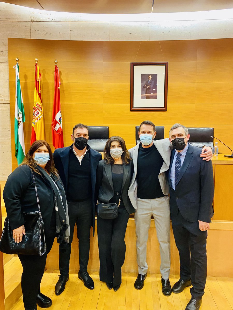 tomasroru's tweet photo. Ayer Fenaco fue invitada a la investidura de @FrodriguezPaco como alcalde del @Ayto2Hermanas 
¡Enhorabuena, te deseamos todo lo mejor! ¡Tu profesionalidad y buena persona te avala!
#Fenaco #franciscorodriguez #doshermanas #sevilla https://t.co/GtGjExZD6K