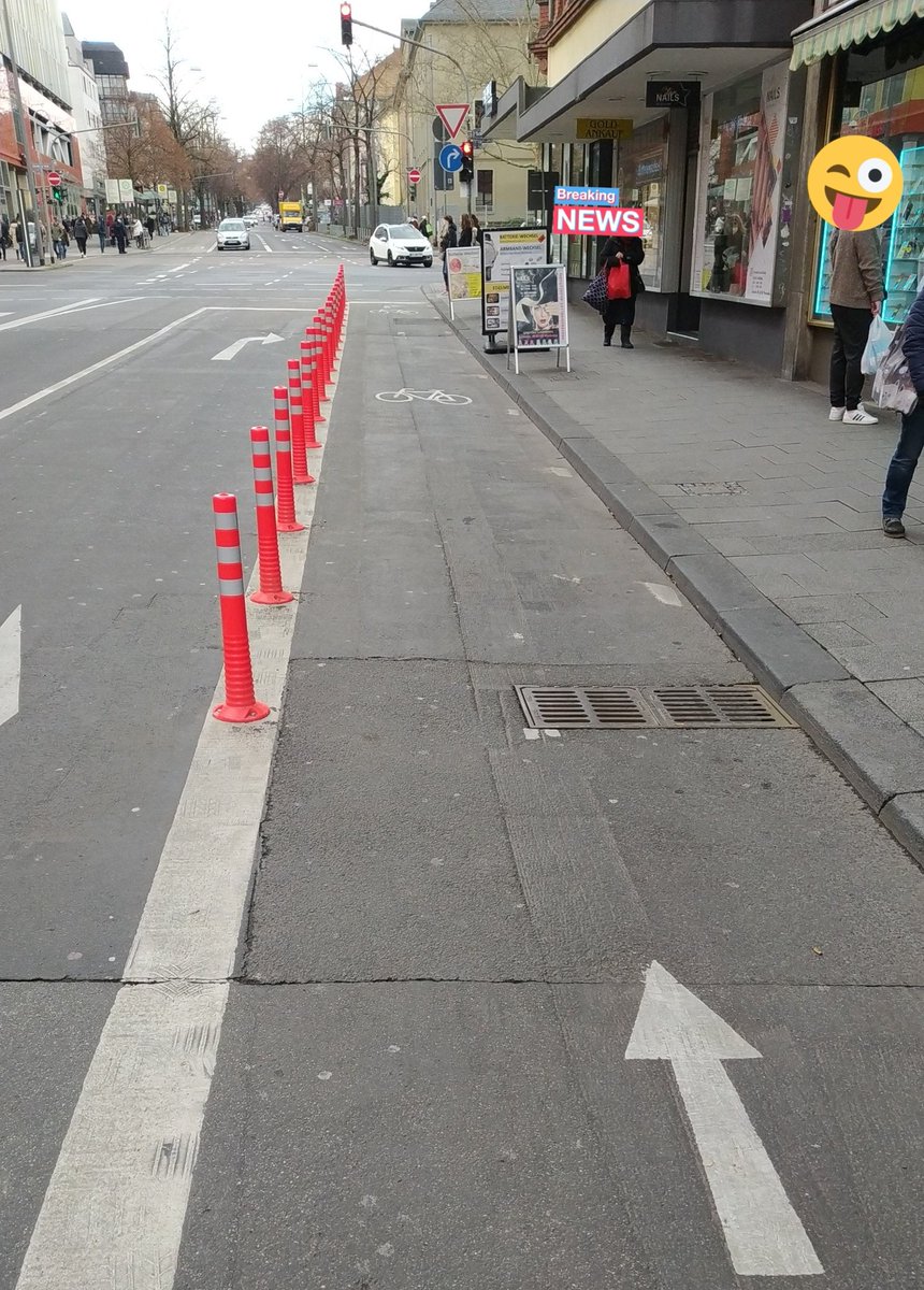 Nabelowi (@nabelowi) on Twitter photo Es tut sich was in <a href="/Stadt_Wiesbaden/">Landeshauptstadt Wiesbaden</a> - nach hunderten Anzeigen gehen Falschparker auf dem #runtervomradweg, wird das jetzt (hoffentlich) verhindert. #Luisenstr Es tut sich was in <a href="/Stadt_Wiesbaden/">Landeshauptstadt Wiesbaden</a> - nach hunderten Anzeigen gehen Falschparker auf dem #runtervomradweg, wird das jetzt (hoffentlich) verhindert. #Luisenstr