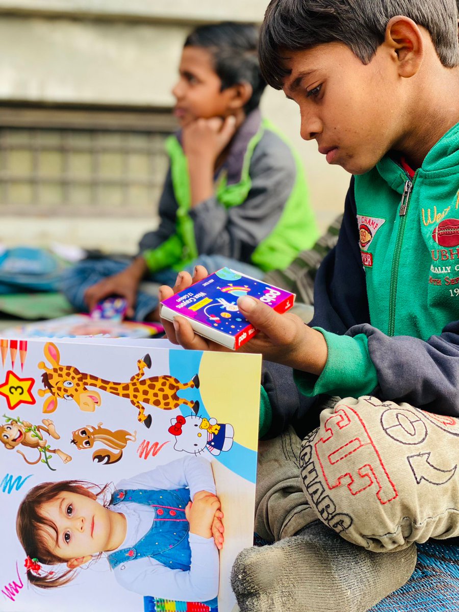 UrjaShrot's tweet photo. Each helping hand is one more step upwards to there future. Special Thanks to Mr. @RovinWalia for bringing the smile on these innocent faces.
#urjashrot https://t.co/OYpLq5VyZB