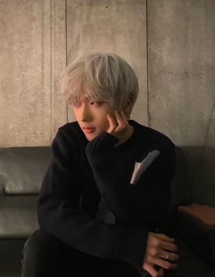 whatuil's tweet photo. 그리고 왜이렇게 큼/..
왜 더이상 아기가 아닌거임 https://t.co/ye8wySCIu1