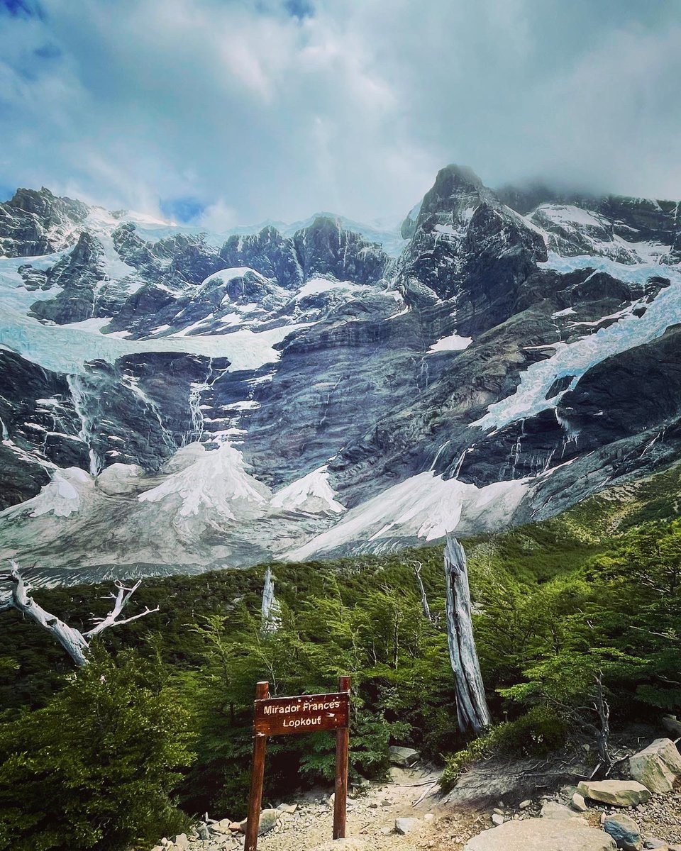 AndrewPielage's tweet photo. From the Valle del Frances hike in Torres del Paine NP. The valley is home to the Glaciar Frances and several points for admiring Cerro Paine Grande, the highest summit in the range. Wonderful views look back down the valley to the vibrant turquoise water of Lago Pehoe as well. https://t.co/PzObeWZt8Q