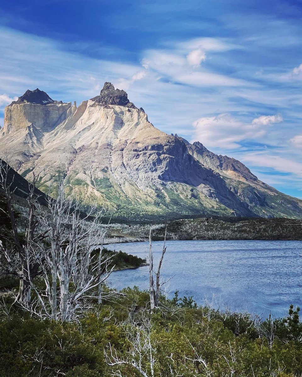AndrewPielage's tweet photo. From the Valle del Frances hike in Torres del Paine NP. The valley is home to the Glaciar Frances and several points for admiring Cerro Paine Grande, the highest summit in the range. Wonderful views look back down the valley to the vibrant turquoise water of Lago Pehoe as well. https://t.co/PzObeWZt8Q