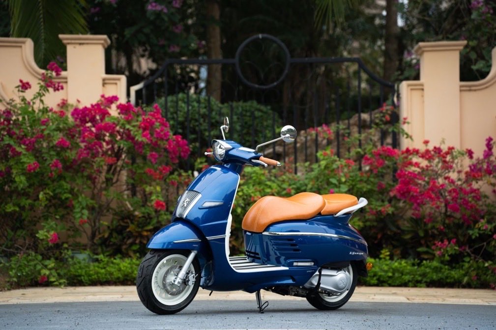 pakwakankar's tweet image. Paris or PuDong.. the Django arouses a sense of passion wherever it is ridden. ⁦@PeugeotScootES⁩ #MyDjango