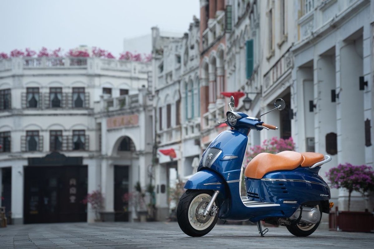 pakwakankar's tweet image. Paris or PuDong.. the Django arouses a sense of passion wherever it is ridden. ⁦@PeugeotScootES⁩ #MyDjango