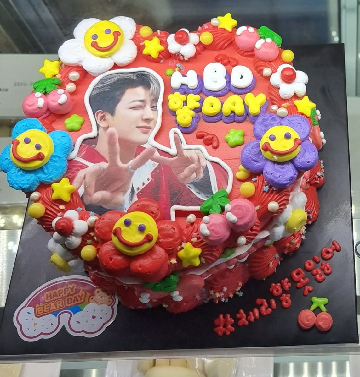 bbbbu0915's tweet photo. 내일부터  생일카페 가시는분들
특전 담을 가방 챙겨가셔야해요  🙂🙃💕

음료드실때 미니 등신대를 
테이블에 가져가셔서 
인증샷 찍는것도 가능합니다🤳 https://t.co/9WdA1UqRSn