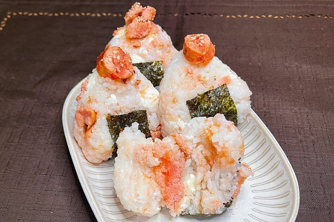 焼いた明太子×おにぎりの組み合わせが美味しそう！贅沢気分を味わえそうな「おにぎり」レシピ！