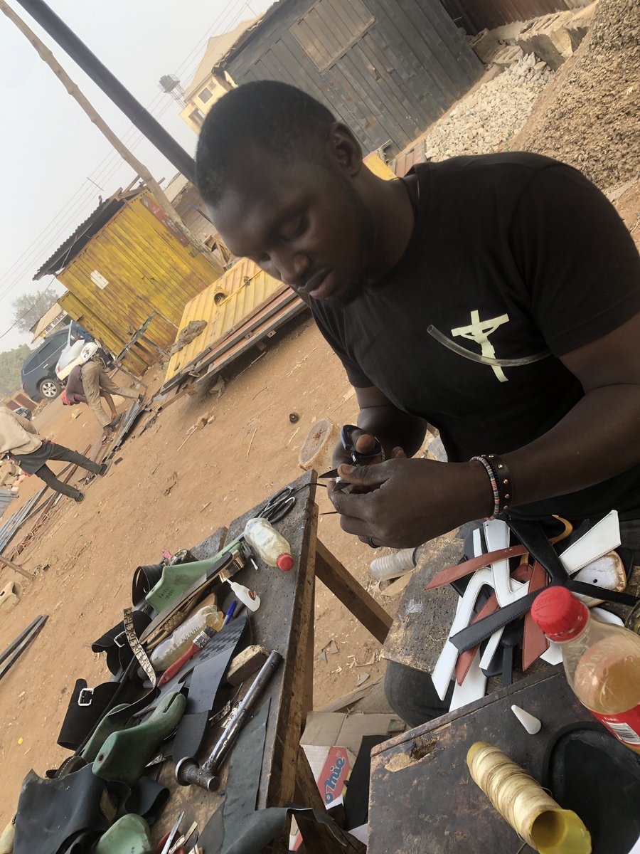 manlikealexiss's tweet photo. I Dey were I Dey hustle my 2000 abeg baba God make problem wa pass 10,000 no come look for us come here 🙏🏽#Thanks https://t.co/D1kBclqPtk