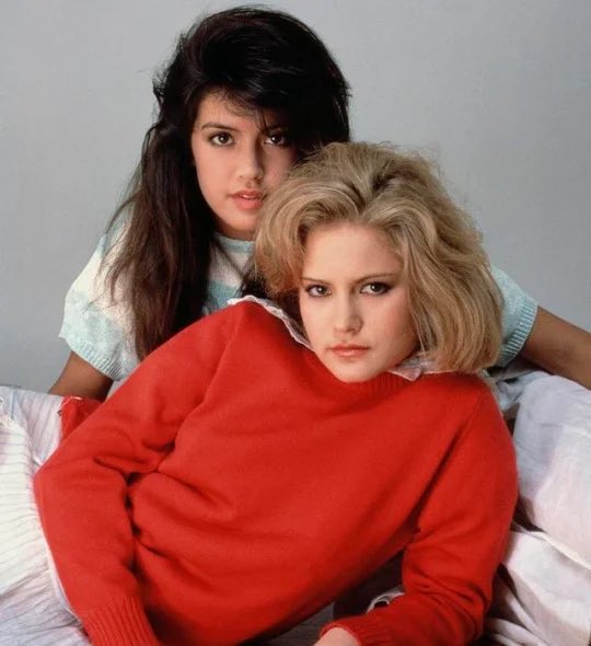 Phoebe Cates and Jennifer Jason Leigh back in 1982. And a happy bday to Jennifer who turns 60 years old today! 
