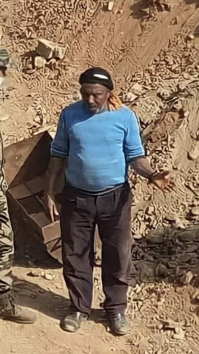 MlamineuJoop's tweet photo. Ali a creusé à la main depuis plus de 20h pour sauver le petit #Rayan ce monsieur mérite un grand RESPECT ❤ https://t.co/A9RDIhVJnY