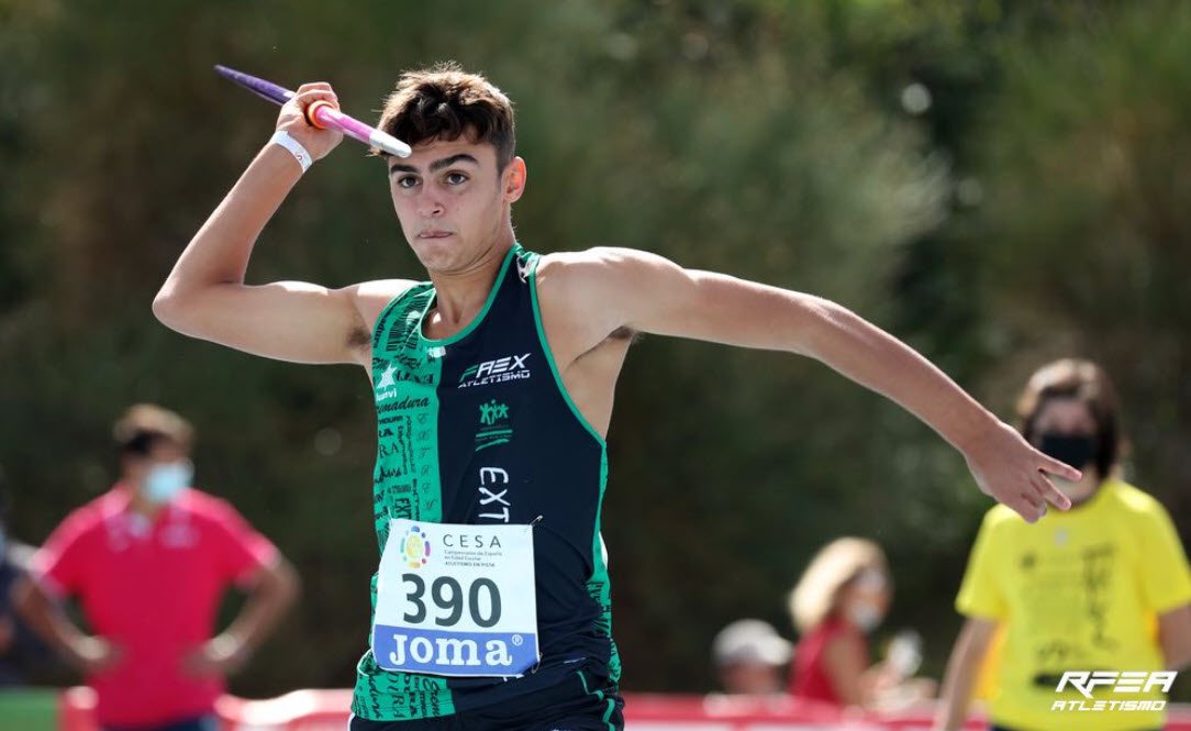 AtletismoMitreo's tweet image. Hector García se coloca aún más líder nacional del año sub16 en Sevilla con una marca de 50’24m en jabalina.

Este año la jabalina va a volar muy lejos… no dejamos de soñar 
🔵🔴