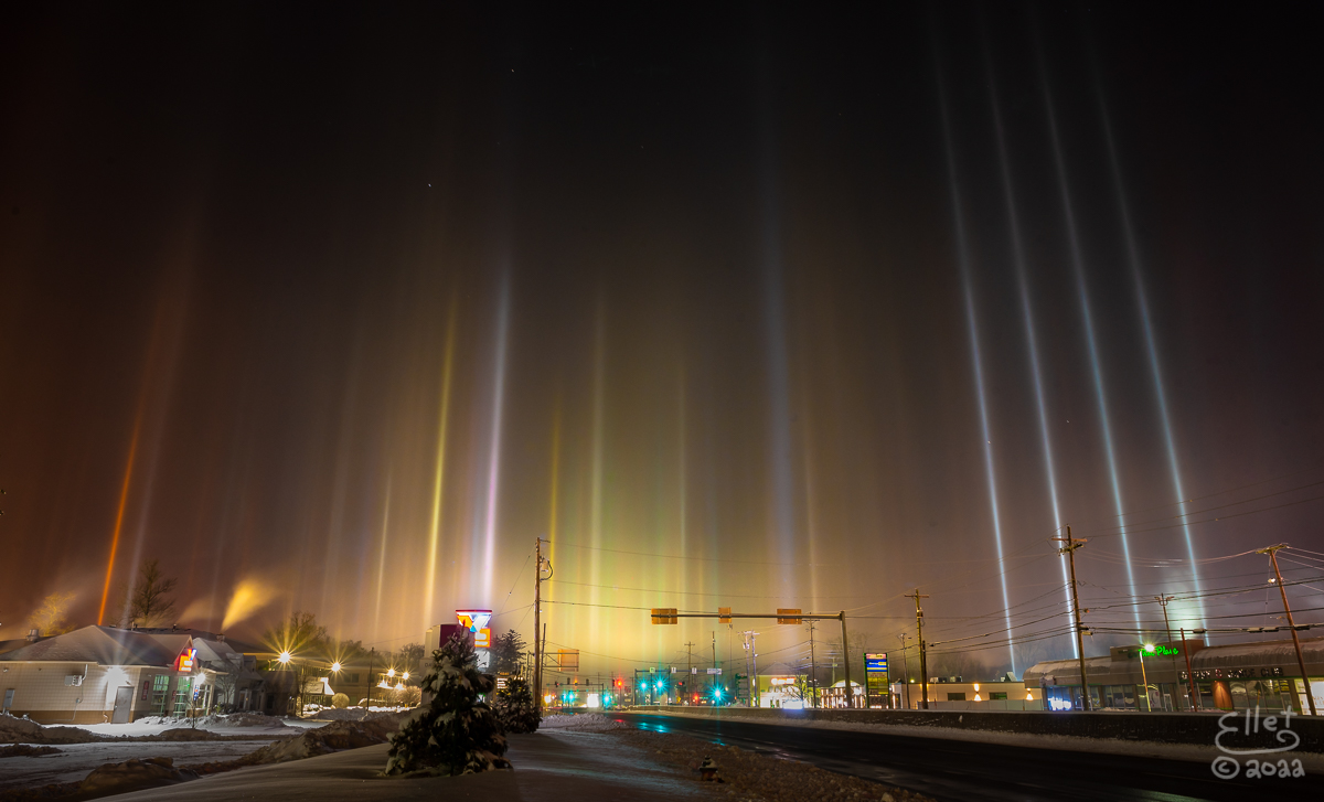 Light pillars in Toledo! No we were not invaded by an alien spacecraft, or have the aurora. We had the perfect combo of suspended plate-like ice crystals, arctic air, and calm winds that took artificial light sources and turned them into beams of light shooting high into the sky.