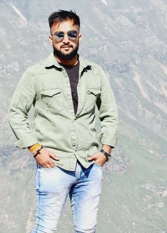 Dazzler_Chauhan's tweet photo. जन्मदिन की हार्दिक शुभकामनाएं @JatinMakol भाई 🎂🎉💐
ऐसे ही समाज सेवा करते रहो 🙏🏼😇
#liveforall https://t.co/4ePkKd2P0I