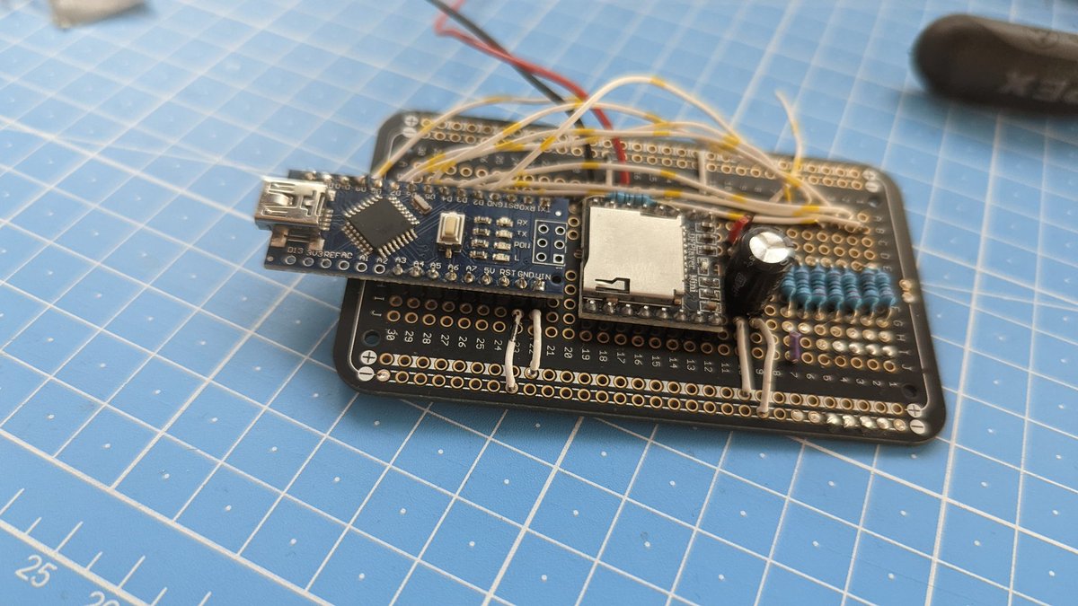 ResPitwa's tweet photo. Von Prototyp Breadboard zu Prototyp PCB. Und nun das komplette Modell (auch den 3D Druck) nochmals komplett neu anfangen, nur um noch näher an "gut" heranzukommen. Dieser Selbsthass 🥲 Just why.
#BabyEurosat https://t.co/wuIvDbEQ5E