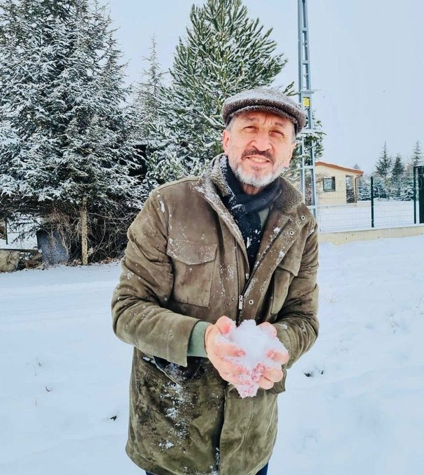 caner_isak's tweet photo. hani 2 resime bakıyorum da çok fark var be Ziya hocam.. 
#SoemestrTatiliUzatılsın https://t.co/eKUyFnbVZ9