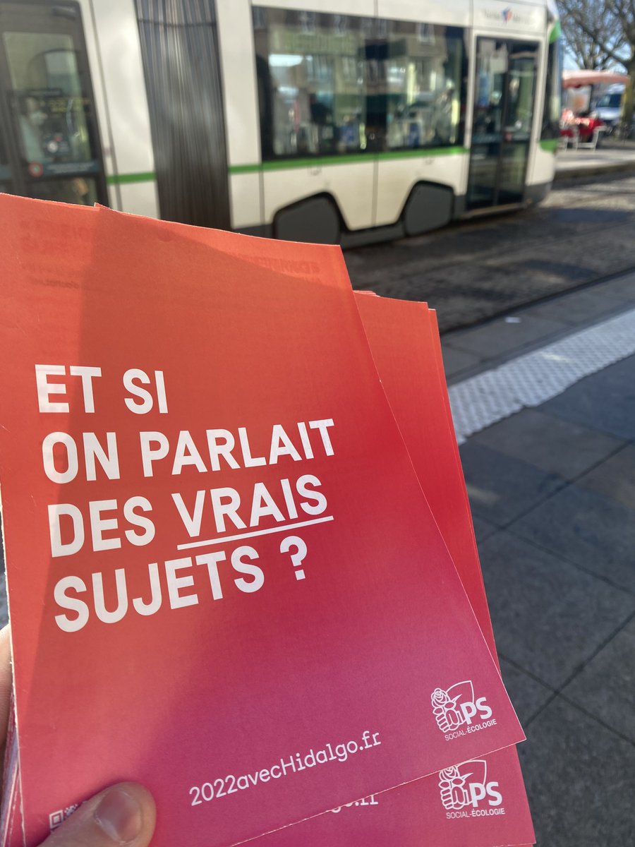 Benbrahim_K's tweet photo. Salaires, emplois, éducation, santé, sécurité, écologie, etc...
Nous étions présents ce matin à #Nantes pour présenter aux Nantaises et aux Nantais le projet de @Anne_Hidalgo, avec @GildasSalaun et @3asseh https://t.co/kbkdKRmt1u