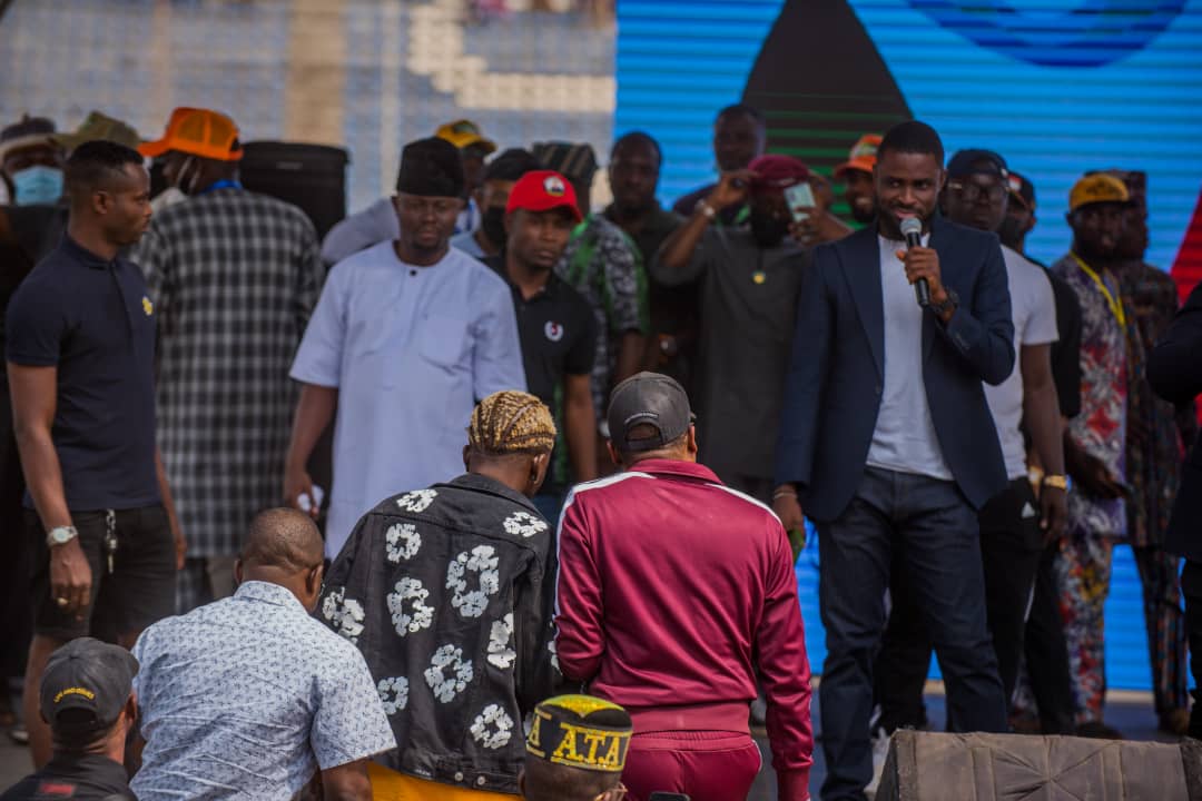 ProgressiveYNG's tweet photo. Unbelievable energy in Ibadan today!!! It's really Youth O'Clock in Nigeria!!! #NewPolitics to take over! https://t.co/O3s0ihILv6