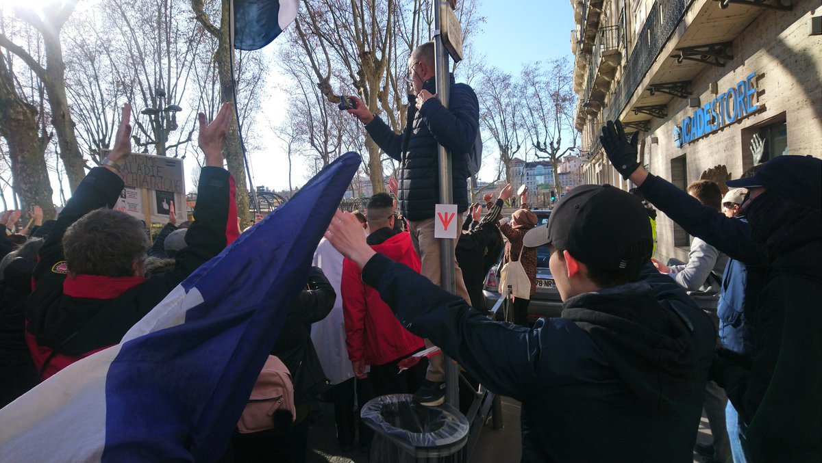 CoroInfos's tweet photo. #cagots
#Lyon
#manif5février
#nipassnivax https://t.co/LCil7B0BHb