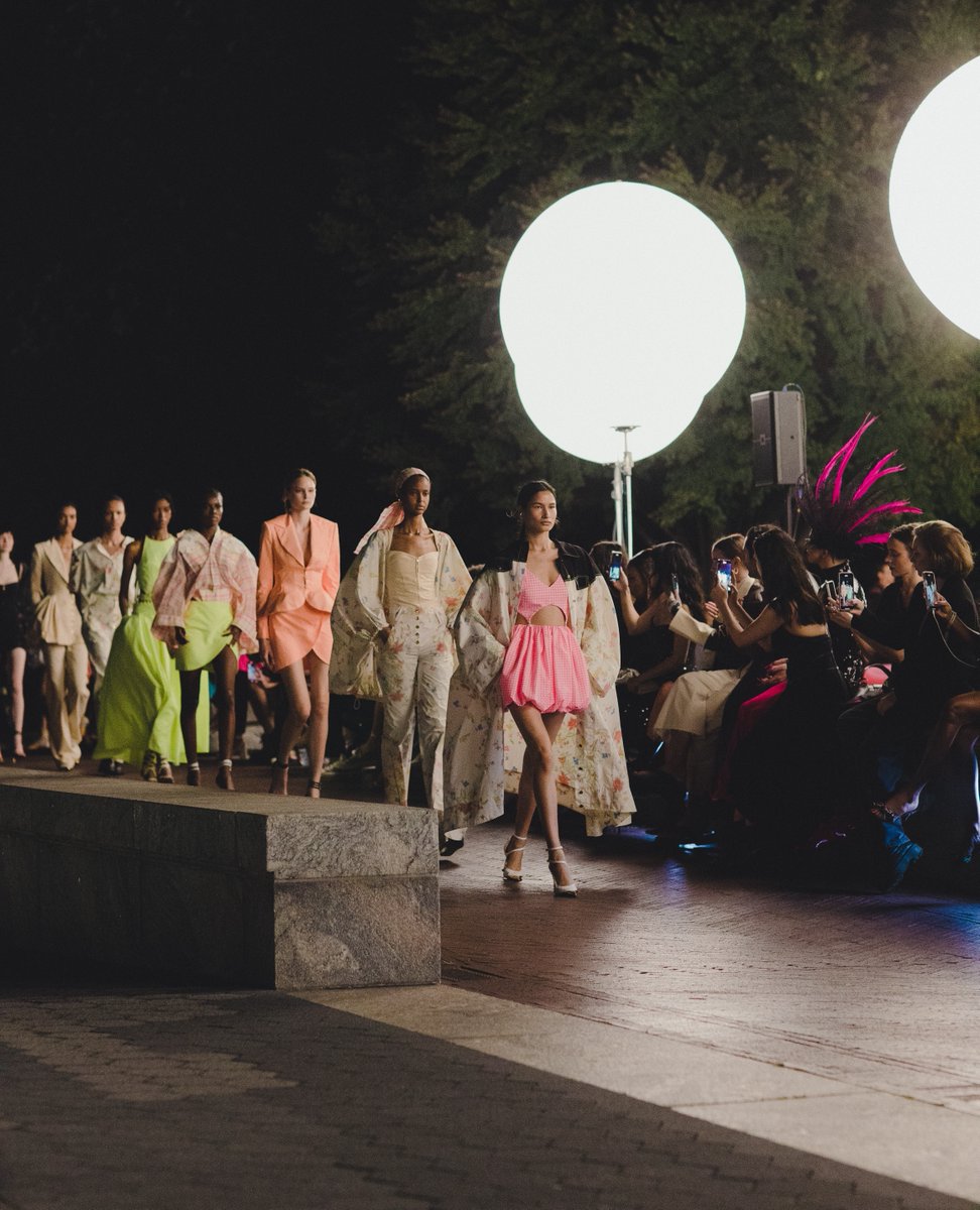 nyfw's tweet photo. The #IMGFashionAlliance is back this season from Febr 11-16 with @Altuzarra, @BrandonMaxwell, @JasonWu, @Markarian_NYC, @PrabalGurung, @ProenzaSchouler, @Rodarte, @SergioHudson, and @Telfar. Find out more at https://t.co/vlSN6lmrlP ✨ https://t.co/N1GV5WQWLn