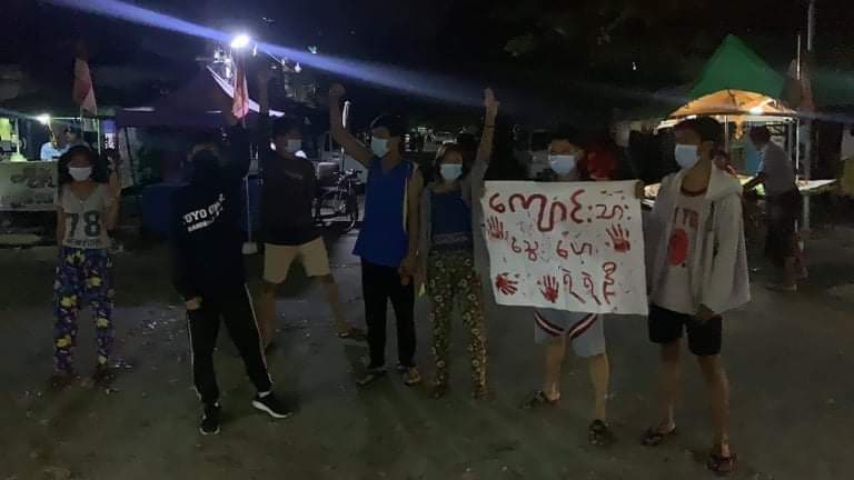 DemoRevoMM's tweet photo. Anti-coup revolutionary guerrilla strike in Yangon's Mingalardon Tsp tonight. 🪧

#2022Feb5Coup #CrimesAgainstHumanity #WhatsHappeningInMyanmar https://t.co/x2oYNp6BLD