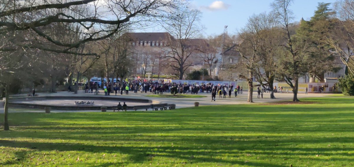 QRDwatchAC's tweet photo. 15:38 #ac0502
Ursprünglich sollten am Eurogress in #Aachen heute zwei Demos à 750 Pers. starten. Aktuell sieht es eher danach aus, als würde mangels Teilnehmer*innen nur eine Demo mit ca. 400 Personen starten.
#QuerdenkenStoppen https://t.co/I3OSjfTL2l