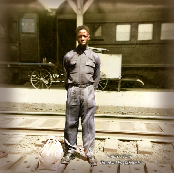 18-year-old Henry Aaron poses at the train station in Mobile, Alabama before embarking on his first job in pro baseball with the Indianapolis Clowns of the Negro Leagues! (1952) #Legend #History
