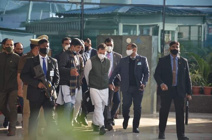 Vignesh_tmv's tweet photo. Shri @RahulGandhi - The last man standing for the People of India.

A Leader with Spine 🔥

#RahulTheNextPM https://t.co/mo4JZQseuc