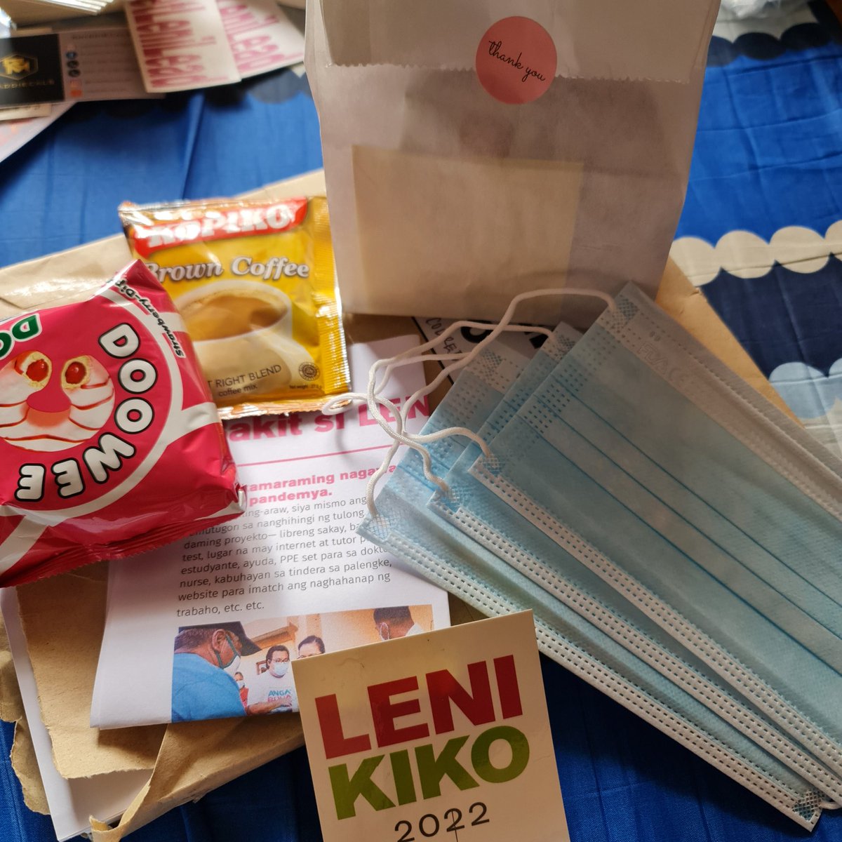 eljohn82's tweet photo. Our own version of "delivery kit" which includes a quick snack, masks, #LeniKiko  stickers, and Bakit si Leni flyers.  Got this idea from a kakampink post and hope to continue giving these out to delivery riders until supplies last. More power to
@lenirobredo &amp;  @kikopangilinan https://t.co/MKEd87ZXOH